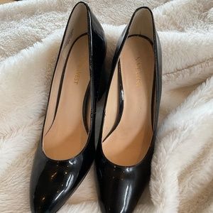 Nine West black patent shoes